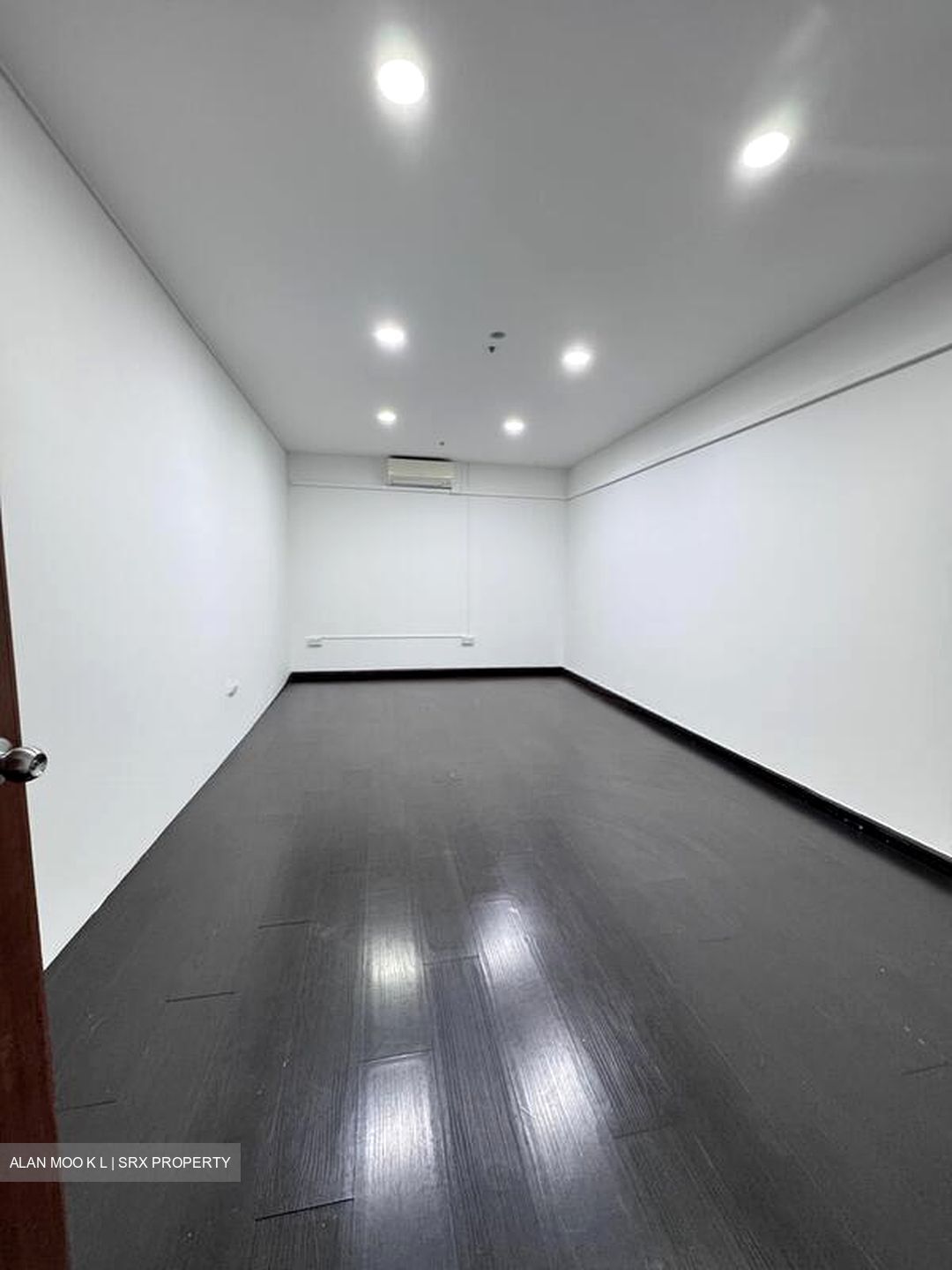 A'posh Bizhub (D27), Factory #497877431